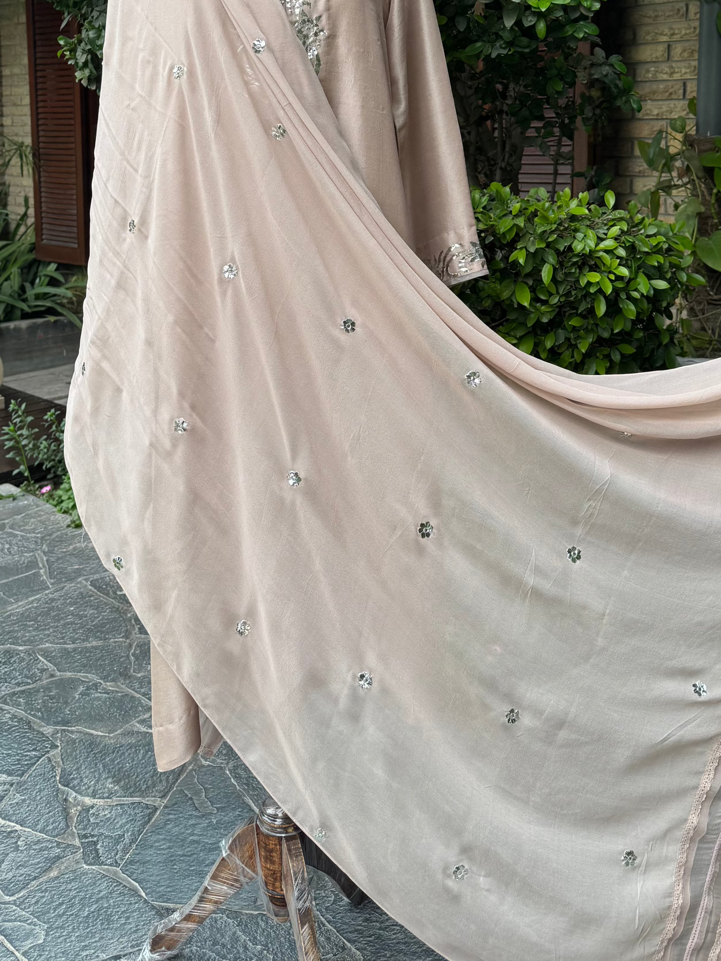 Floral Mukaish Dupatta (L25-RS-GD-04)